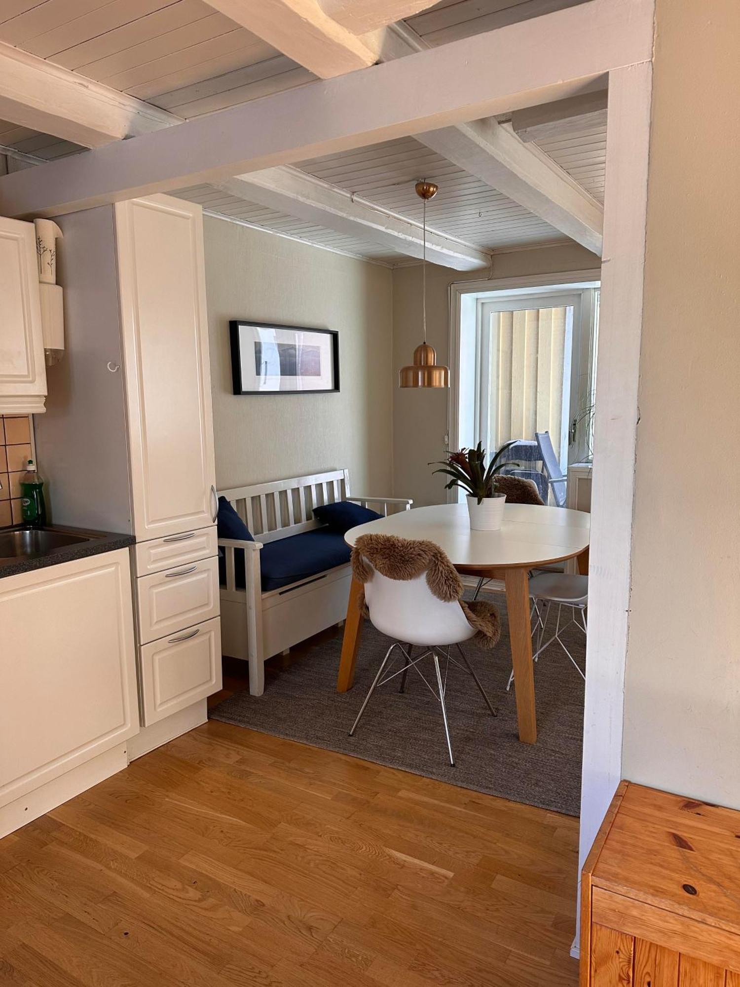 Tidligere Stall Omgjort Til Koselig Hjem I Sentrum Tromsø Exterior foto